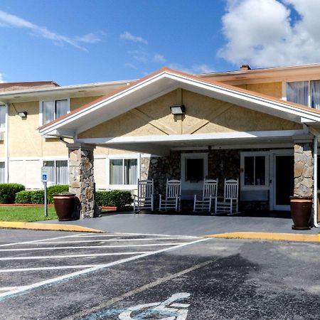 Rodeway Inn & Suites Jacksonville Near Camp Lejeune Dış mekan fotoğraf