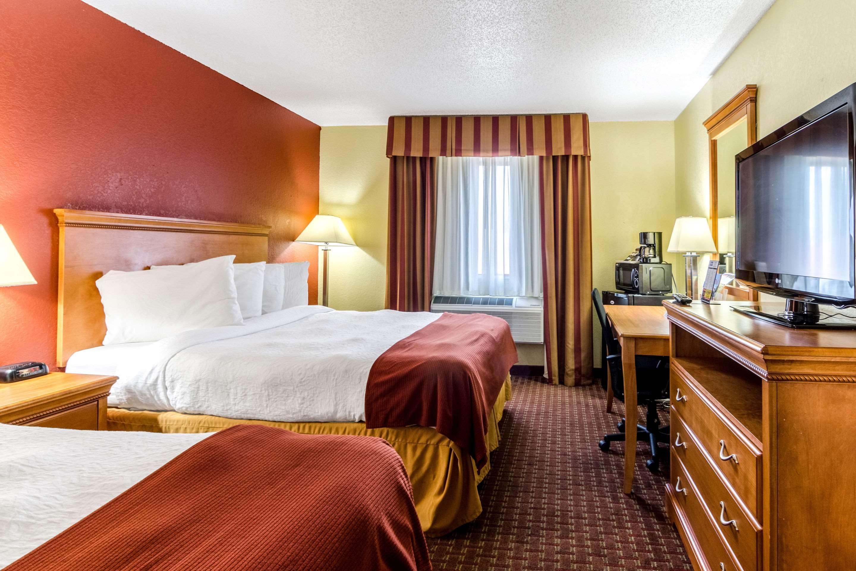 Rodeway Inn & Suites Jacksonville Near Camp Lejeune Dış mekan fotoğraf