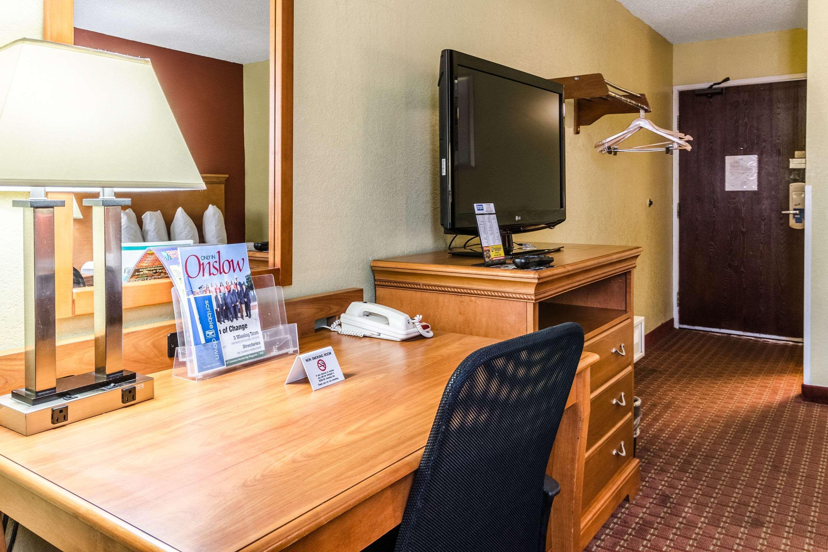 Rodeway Inn & Suites Jacksonville Near Camp Lejeune Dış mekan fotoğraf