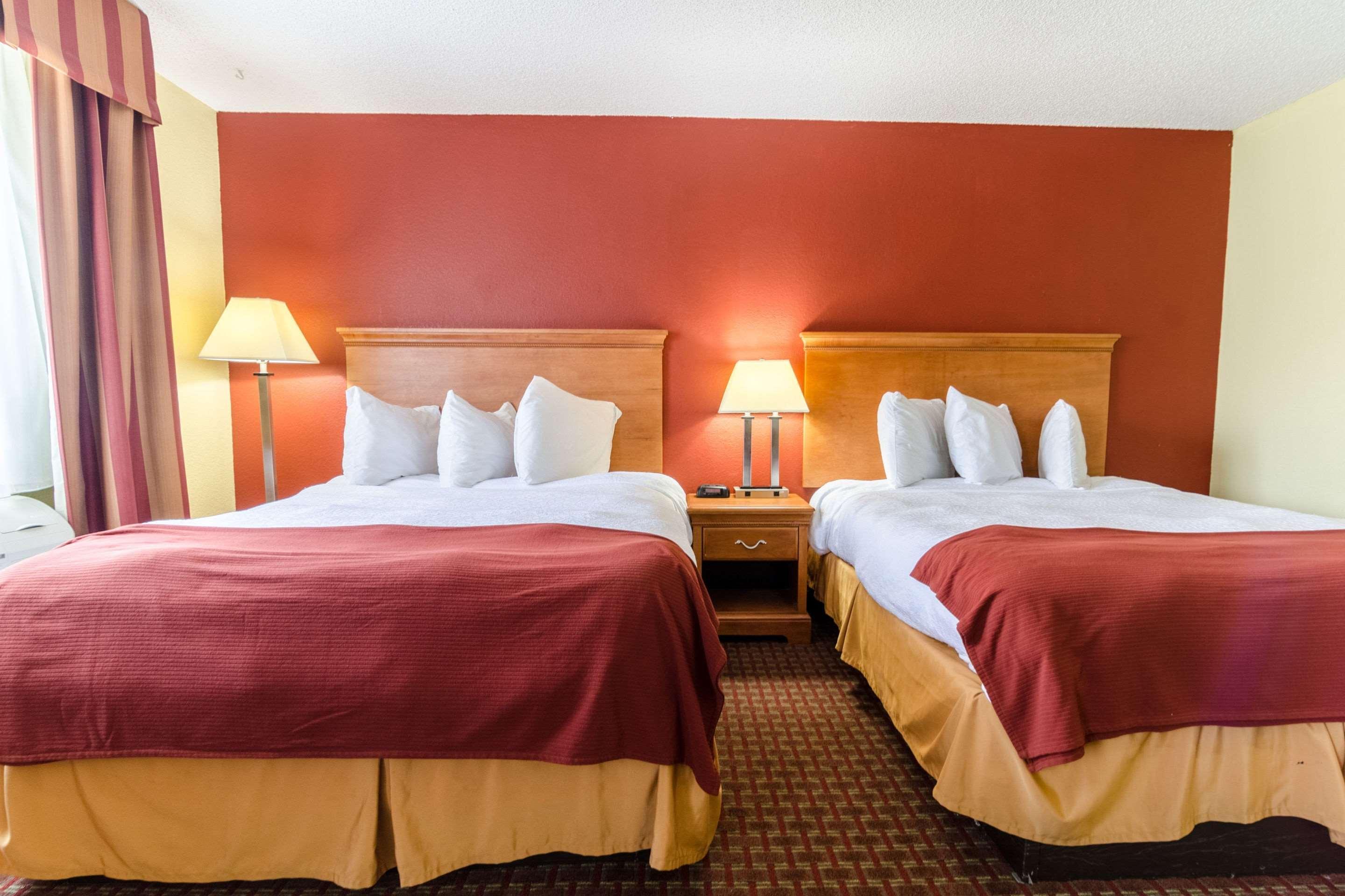 Rodeway Inn & Suites Jacksonville Near Camp Lejeune Dış mekan fotoğraf