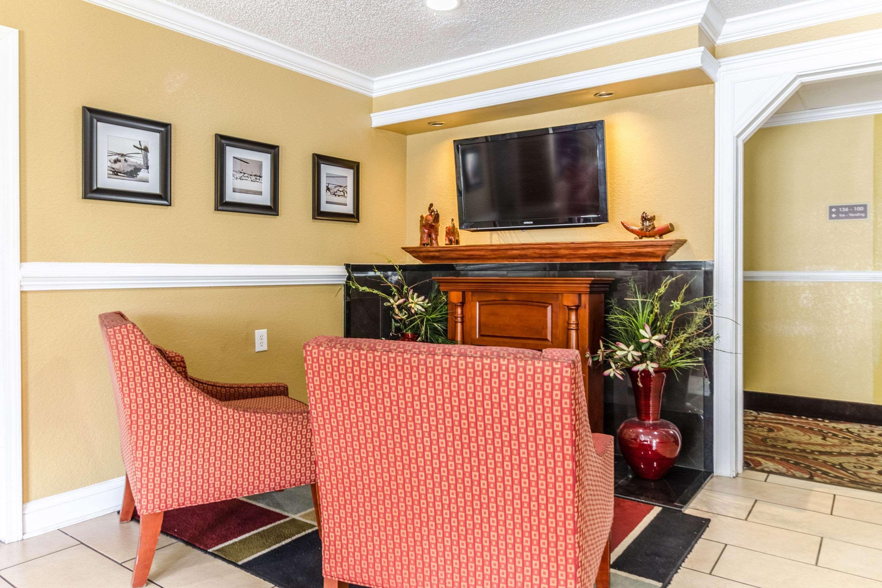 Rodeway Inn & Suites Jacksonville Near Camp Lejeune Dış mekan fotoğraf
