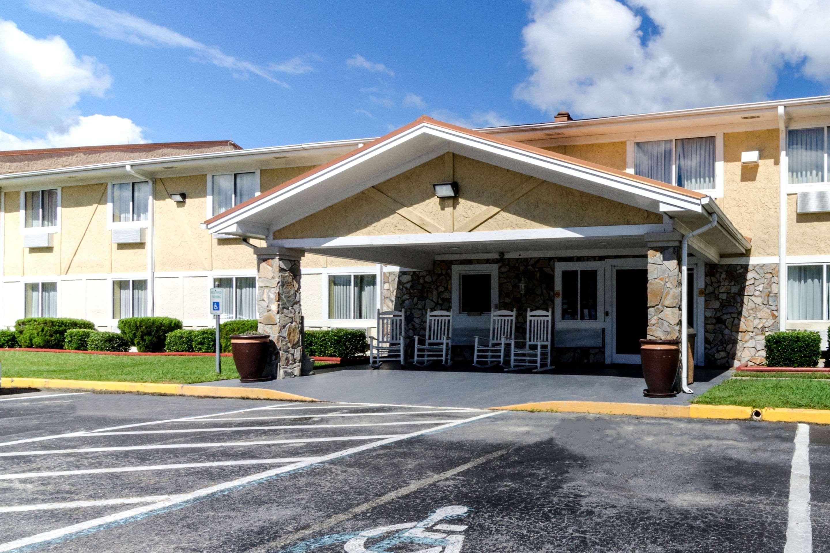 Rodeway Inn & Suites Jacksonville Near Camp Lejeune Dış mekan fotoğraf