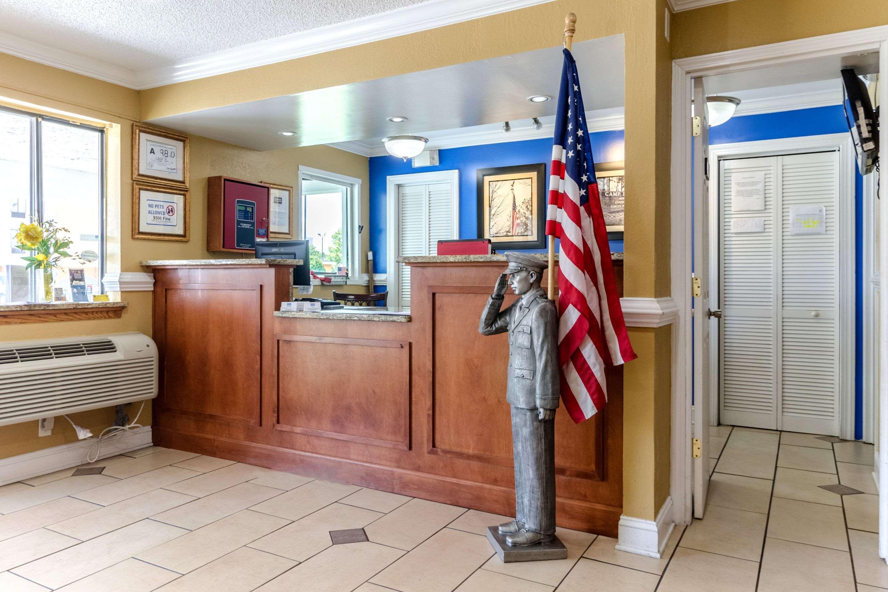 Rodeway Inn & Suites Jacksonville Near Camp Lejeune Dış mekan fotoğraf