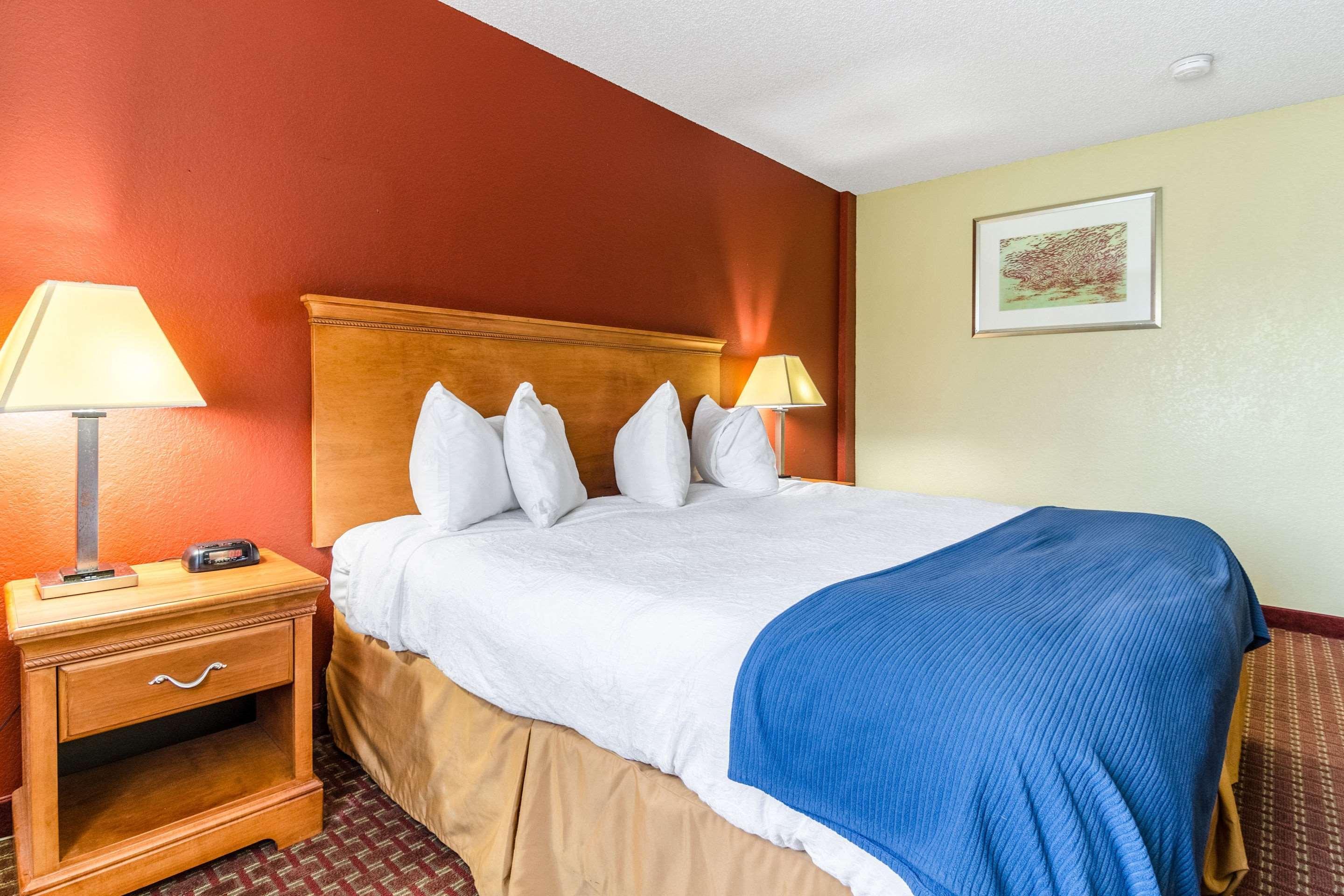 Rodeway Inn & Suites Jacksonville Near Camp Lejeune Dış mekan fotoğraf