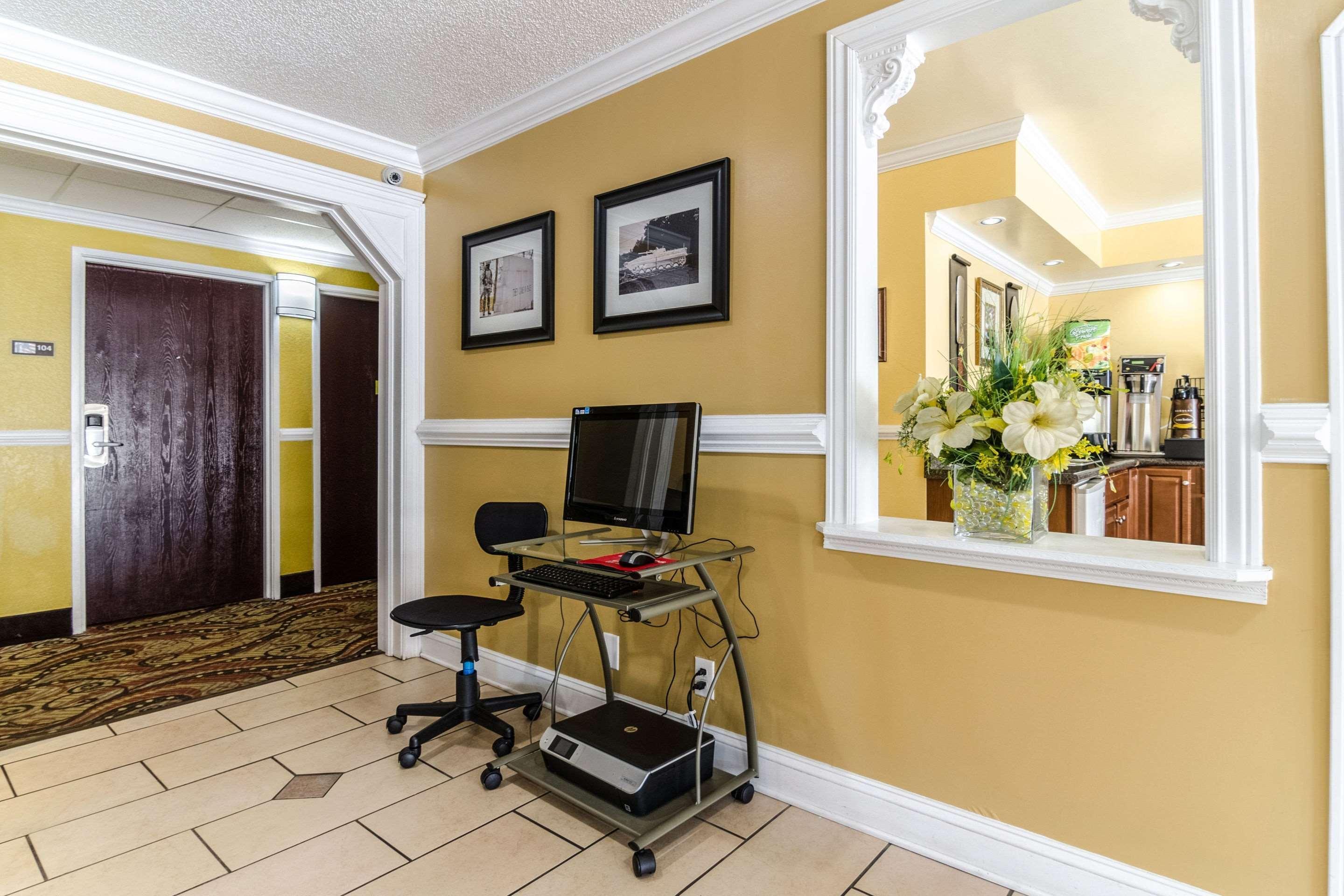Rodeway Inn & Suites Jacksonville Near Camp Lejeune Dış mekan fotoğraf